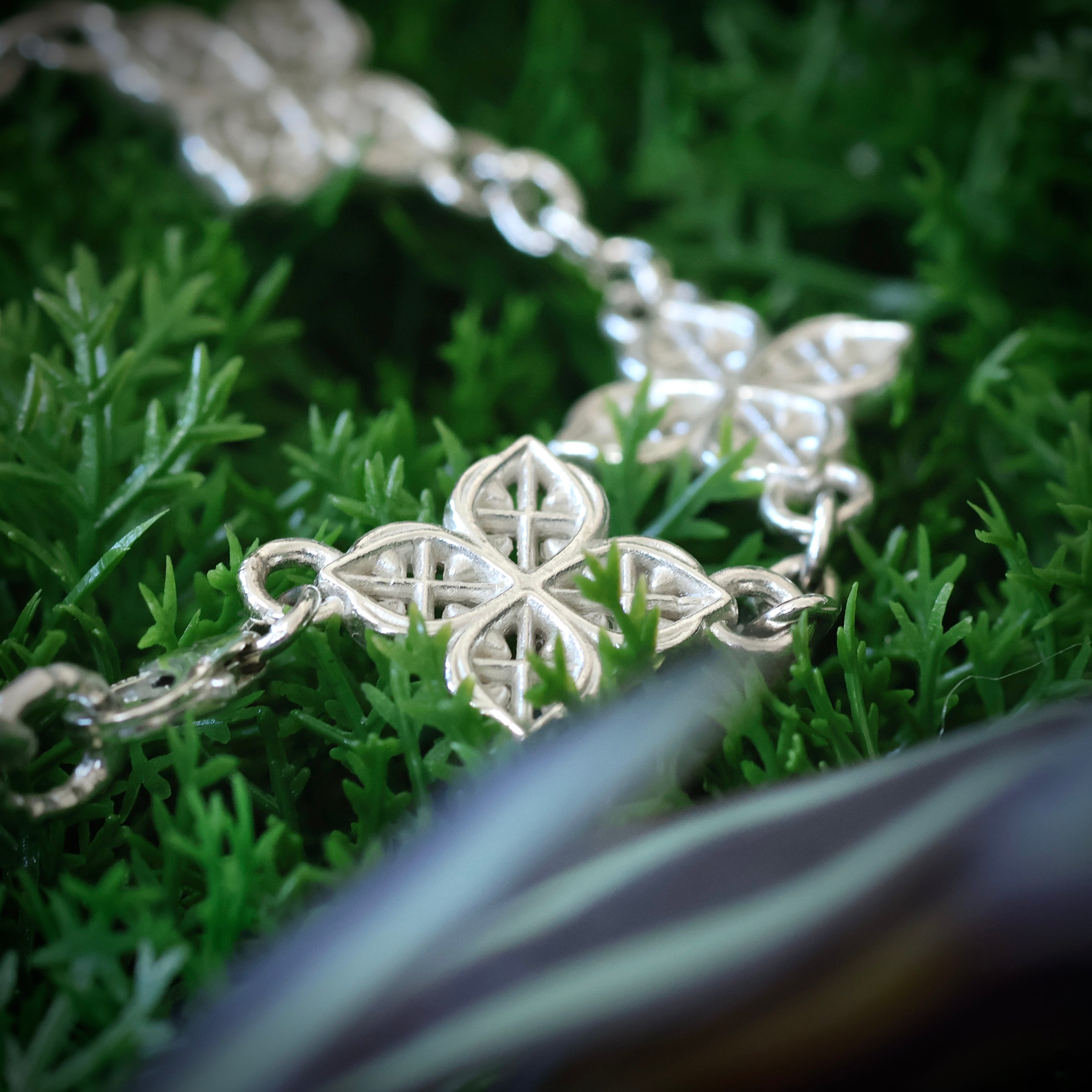 Polished Links of Identity