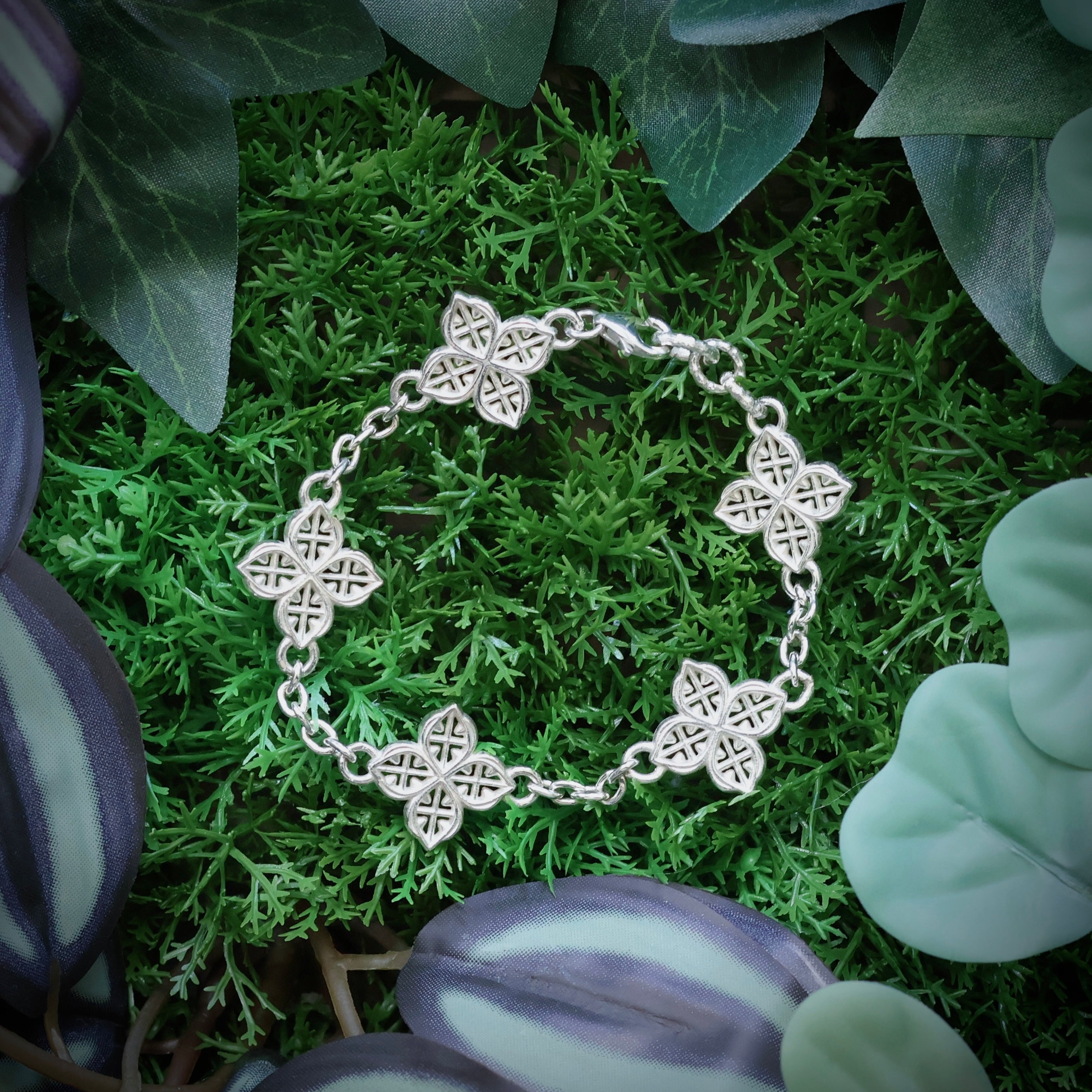 Polished Links of Identity